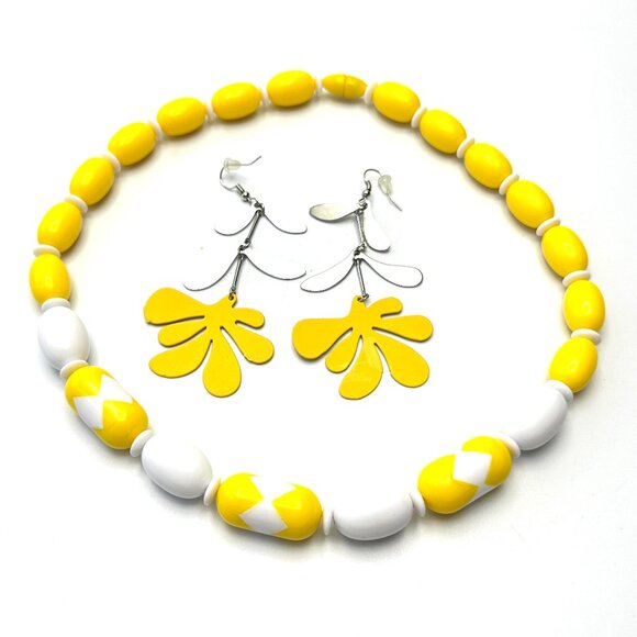 Vintage Avon Sunsations Two-Tone Beaded Necklace + Earrings — Collectible — EUC - Picture 6 of 9